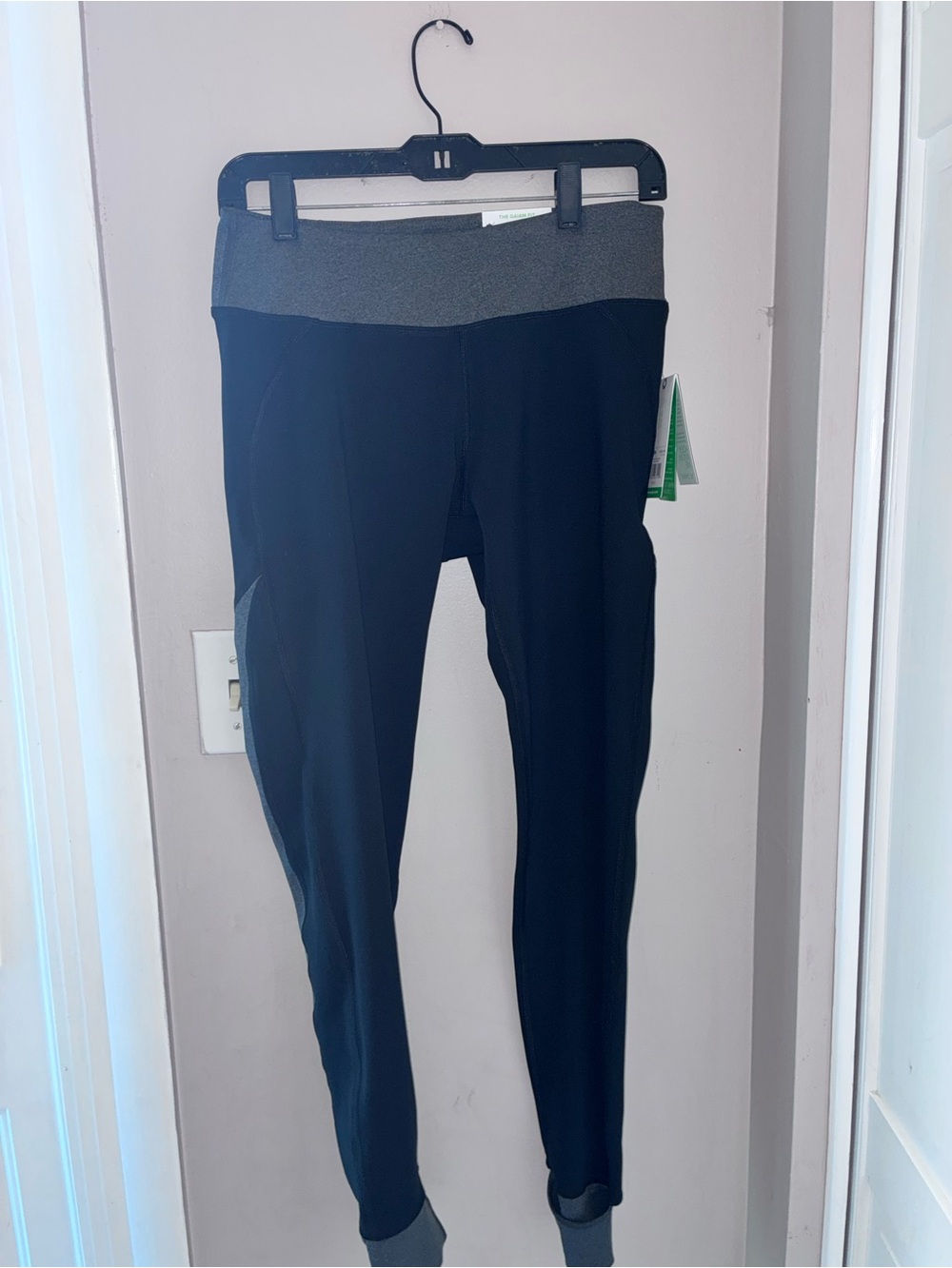 Women’s Gaiam OM Panel Barre leggings size Med NWT